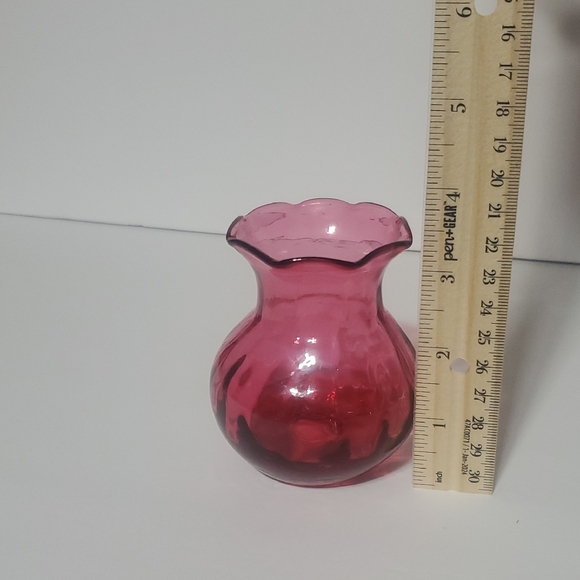 Vtg Pilgram Cranberry Glass Vase - Picture 2 of 5
